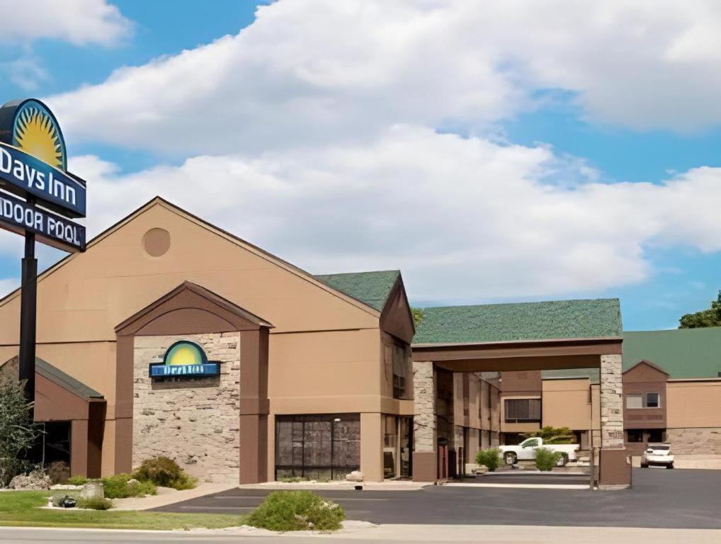 Days Inn Springfield South Exterior photo